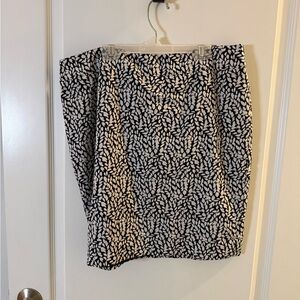 LOFT Black and White Leaf-Print Pencil Skirt